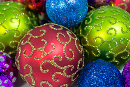 圣诞节和新年，彩色的小球