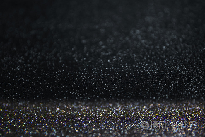 亮银色, 蓝色和黑色.离焦