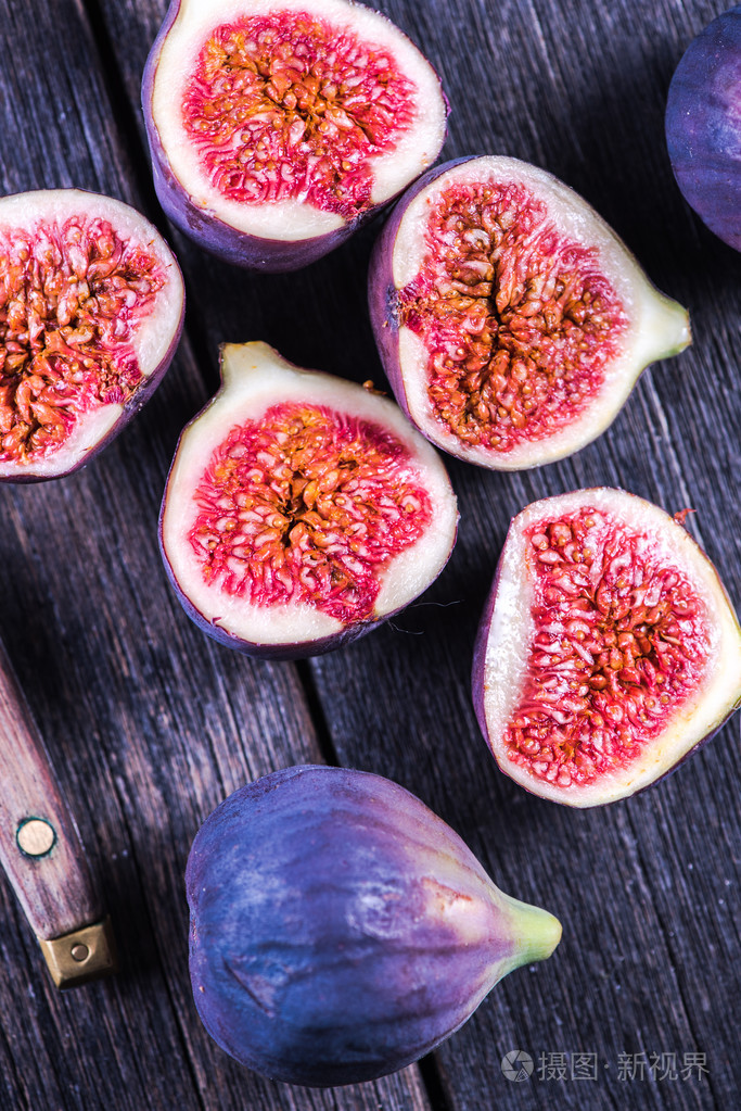 全切的新鲜活力无花果果实