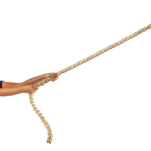 拉棍哪里用力白色背景上用力拉绳子的人的手里.竞争理念照片