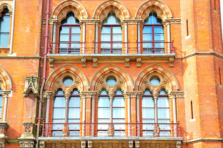 老墙建筑在伦敦英格兰外观