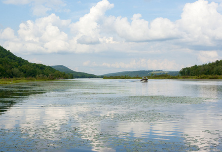 湖和山, 多云的天空, memphremagog