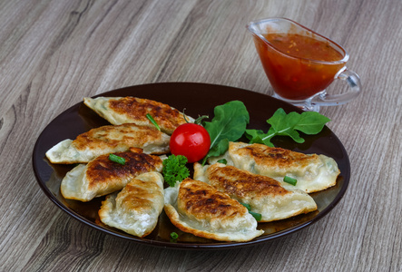 日本传统美食油炸 gyoza