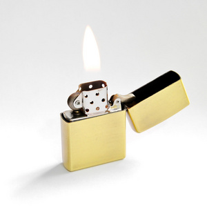 Zippo 打火机火焰