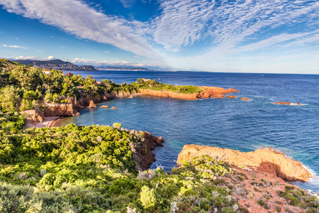 Esterel 地块法国里维埃拉，法国的红色岩石