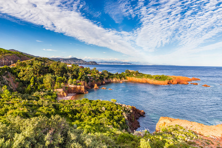 Esterel 地块法国里维埃拉，法国的红色岩石