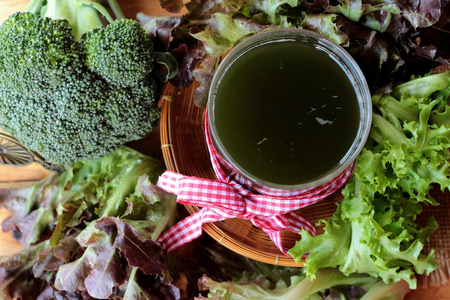 冰沙绿色蔬菜对健康