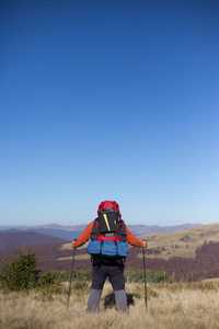 在高加索山脉徒步旅行。在高加索山脉徒步旅行