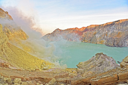 卡瓦 ijen 火山口