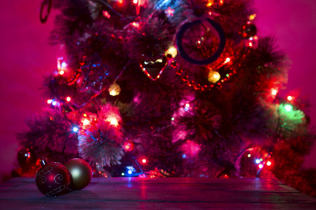 圣诞假期背景与张桌子空木甲板上散景