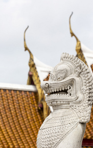 双狮在 Wat Benchamabophit，曼谷，泰国