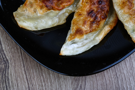 日本料理油炸 gyoza