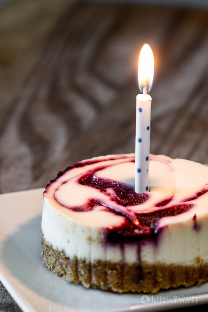 哈克贝利芝士蛋糕用一支蜡烛