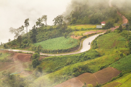 在山的公路路线