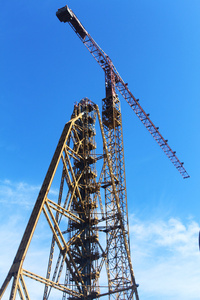 建筑起重机上天空背景