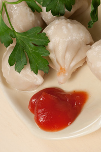 肉饺子Pelmeni