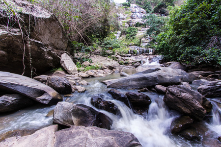 在泰国清迈湄崖瀑布