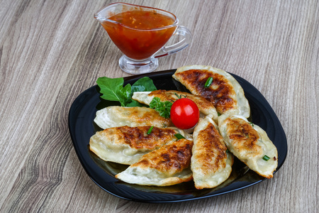 日本传统美食油炸 gyoza