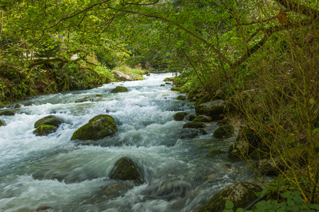 风雨如磐山河