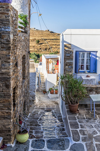 在 Kythnos 岛，希腊基克拉泽斯街