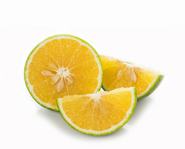 在白色背景上的橘