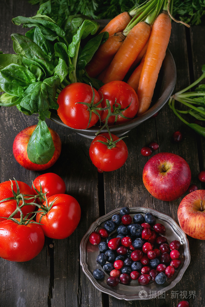水果蔬菜和浆果的混合