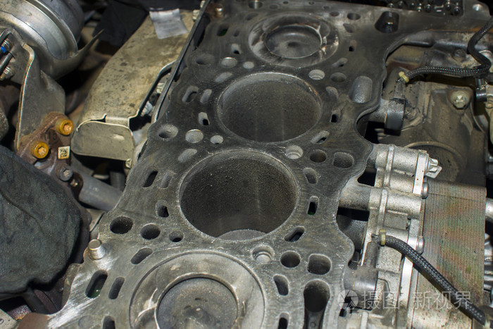 开放块的四缸汽油发动机