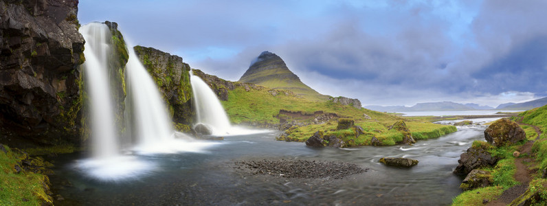 基尔丘山和 Kirkjufellsfoss 全景