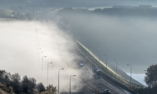 M62 高速公路雾