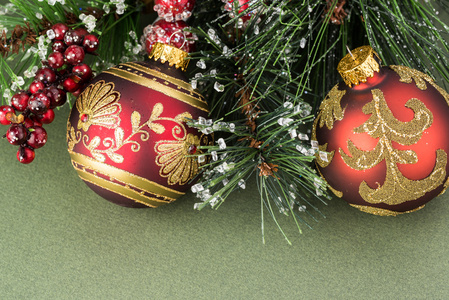 圣诞球饰品装饰圣诞树