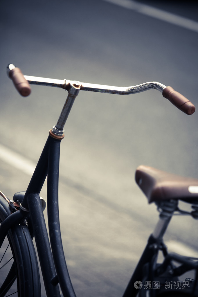 停放的自行车车把