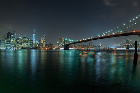 布鲁克林曼哈顿的夜景