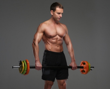 光着膀子肌肉中年男人图片