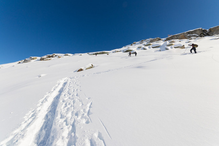 登山对高山之巅