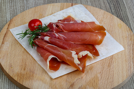 西班牙的传统小吃Jamon