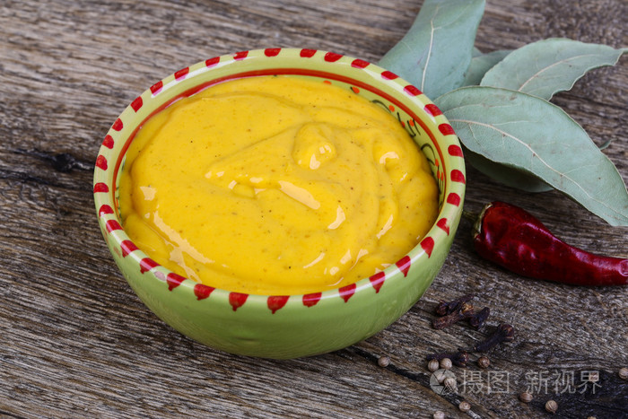 与红辣椒咖喱汁