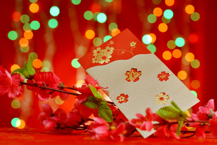 中国新年实物红包和梅花图片