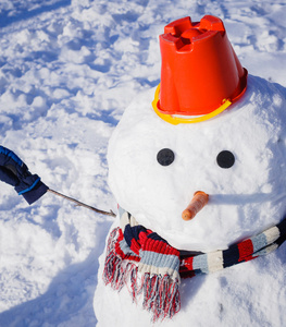 在公园里的大堆雪人