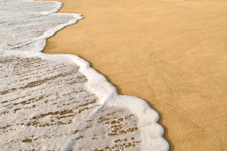 海滩上的沙子质地