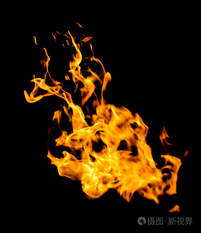 黑色背景上的火火焰
