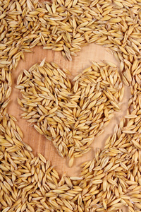 燕麦粒心健康营养爱的象征图片