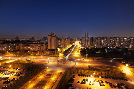 夜间城市街道