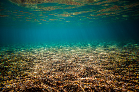 在水下的海滩上沙子的背景