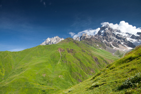 美丽的风景，与山