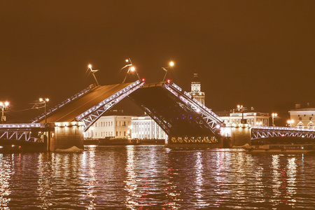 复古在俄罗斯圣彼得堡看宫桥
