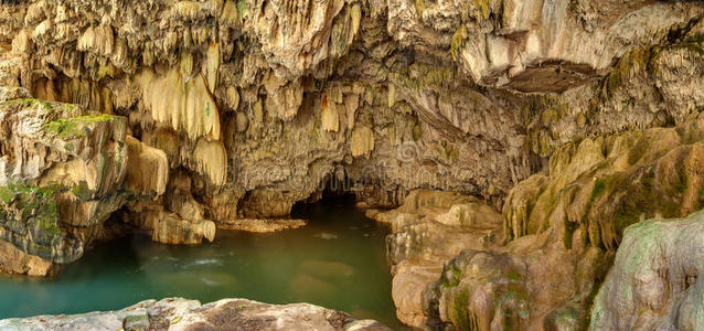 钟乳石洞窟
