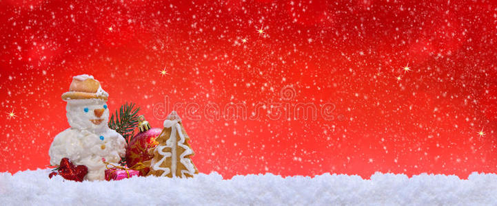 圣诞装饰和雪人。