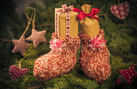 圣诞礼物手制袜子装饰树枝云杉