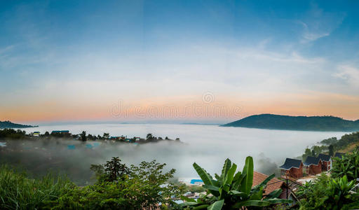 雾海。这个地方在khao kho phetchabun，泰国。全景