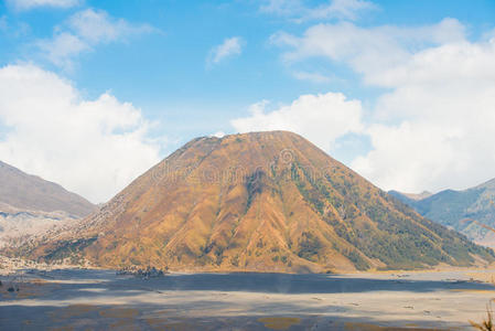 布罗莫火山